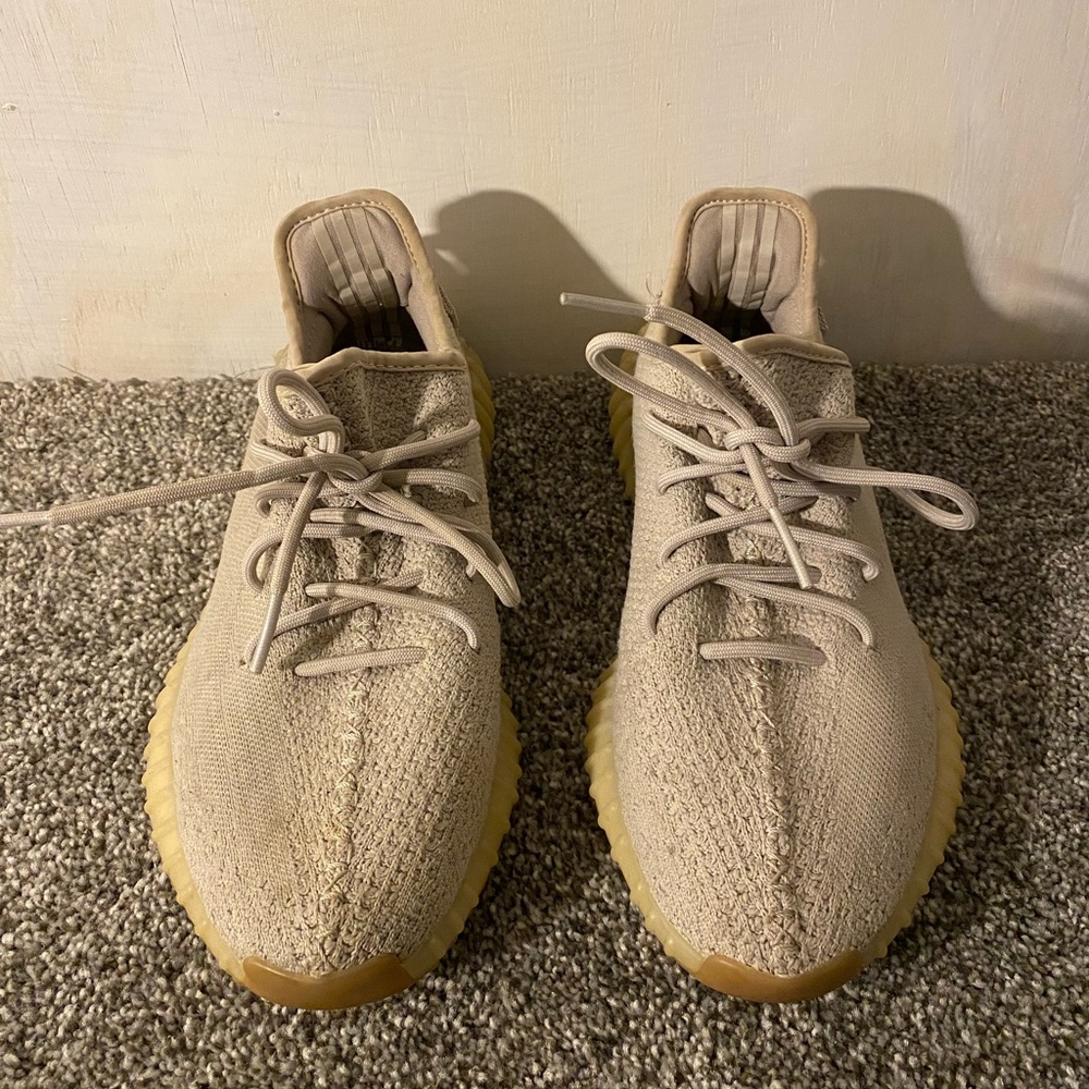 Yeezy Boost 350 V2 Sesame sneakers